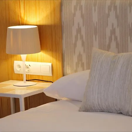 Center Hotel *