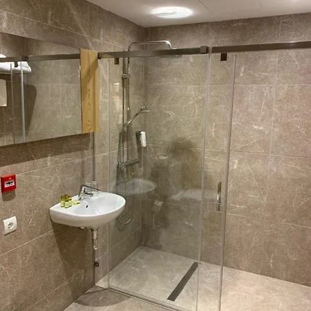 Hotel Center *
